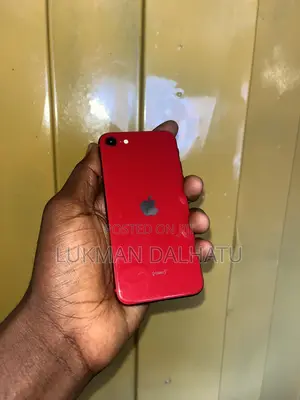 Apple iPhone SE (2022) 64 GB Red