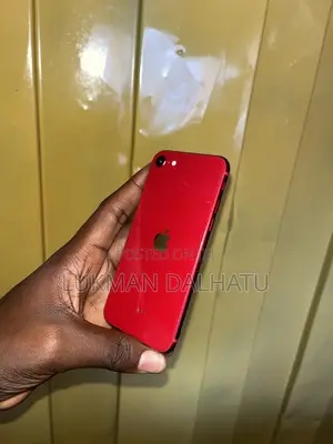Apple iPhone SE (2022) 64 GB Red