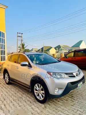 Toyota RAV4 Limited 4dr SUV (2.5L 4cyl 6A) 2015 Silver