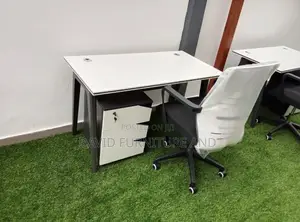 Metal Leg Office Table and Adjustable Office Chair