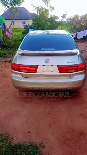 Honda Accord 2005 Silver