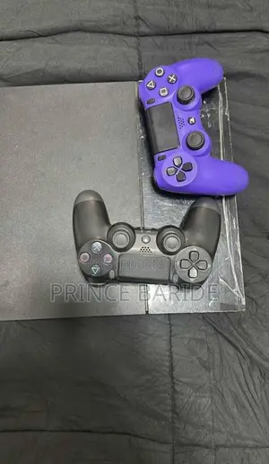 Play Station 4