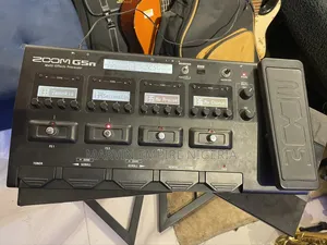 All-in-One Digital Pedalboard Zoom G5n Guitar Multi-Effects Processor