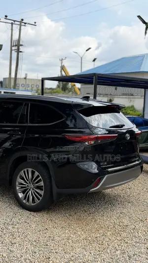 Toyota Highlander Platinum 2021 Black