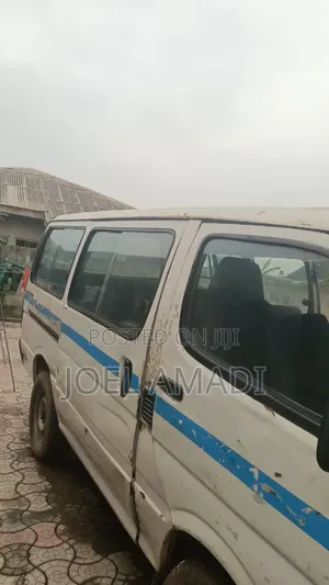 Toyota HiAce 2004 White