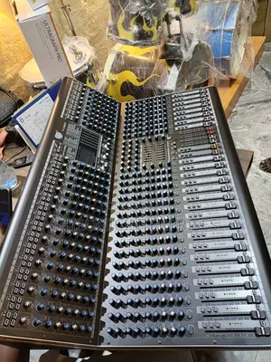 32 Channels Mixer
