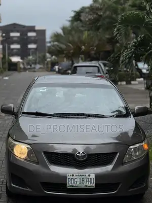 Toyota Corolla LE 4dr Sedan (1.8L 4cyl 4A) 2010 Gray