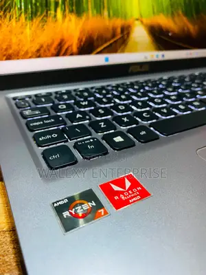 Laptop Asus VivoBook 15 X505BA 4GB AMD Ryzen 7 SSD 128GB