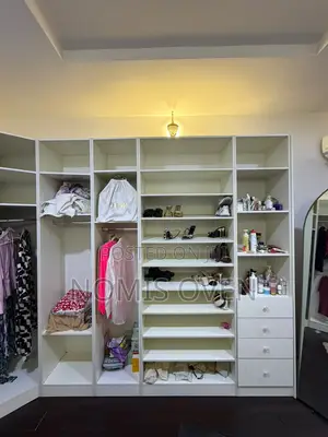 Closet Wardobe