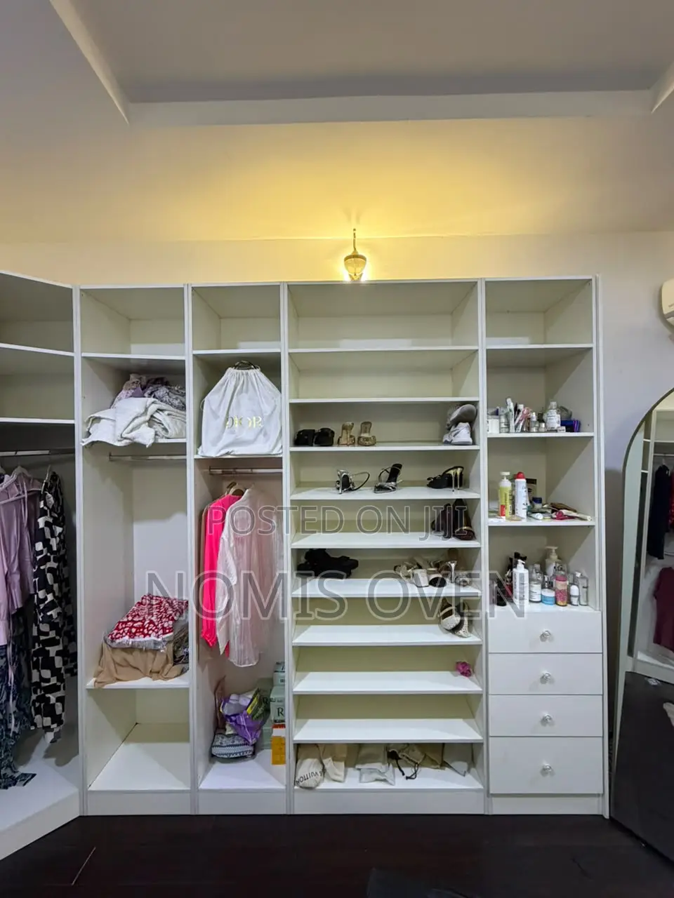 Closet Wardobe