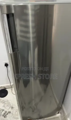 Clean LG Smart Inverter Refrigerator  199-Liter