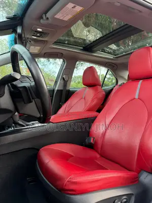 Toyota Camry 2018 White