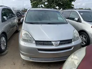 Toyota Sienna LE AWD 2005 Silver