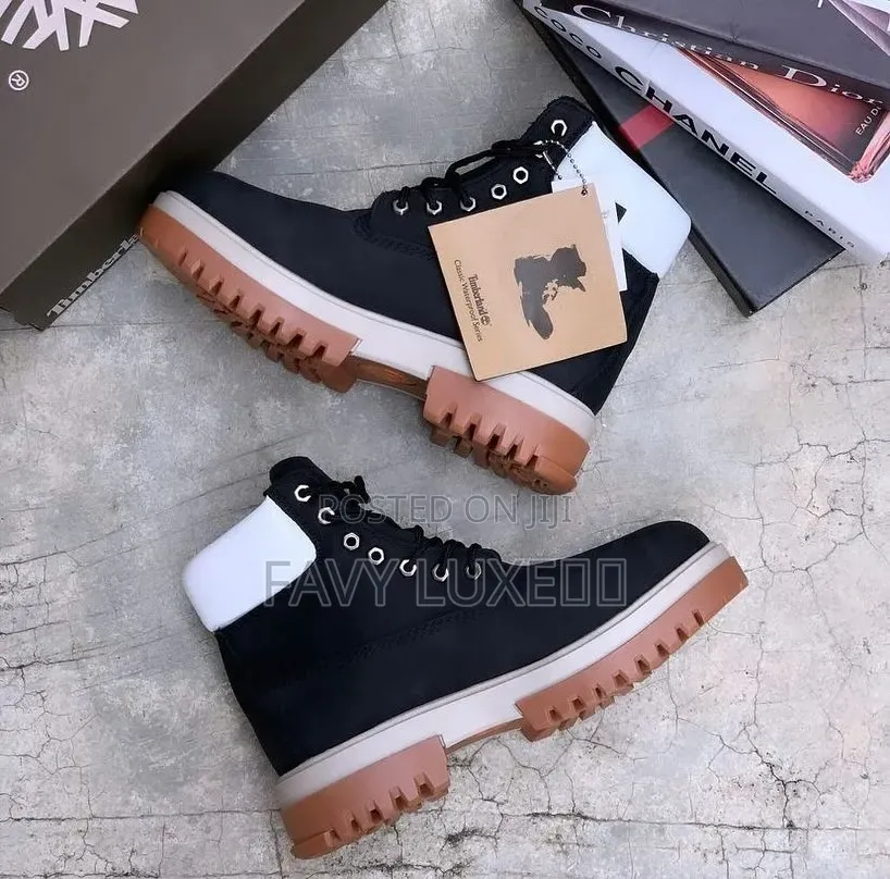 Timberland Chunky Sole Boot✅
