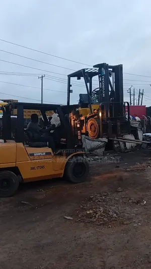 5tons Caterpillar Forklift