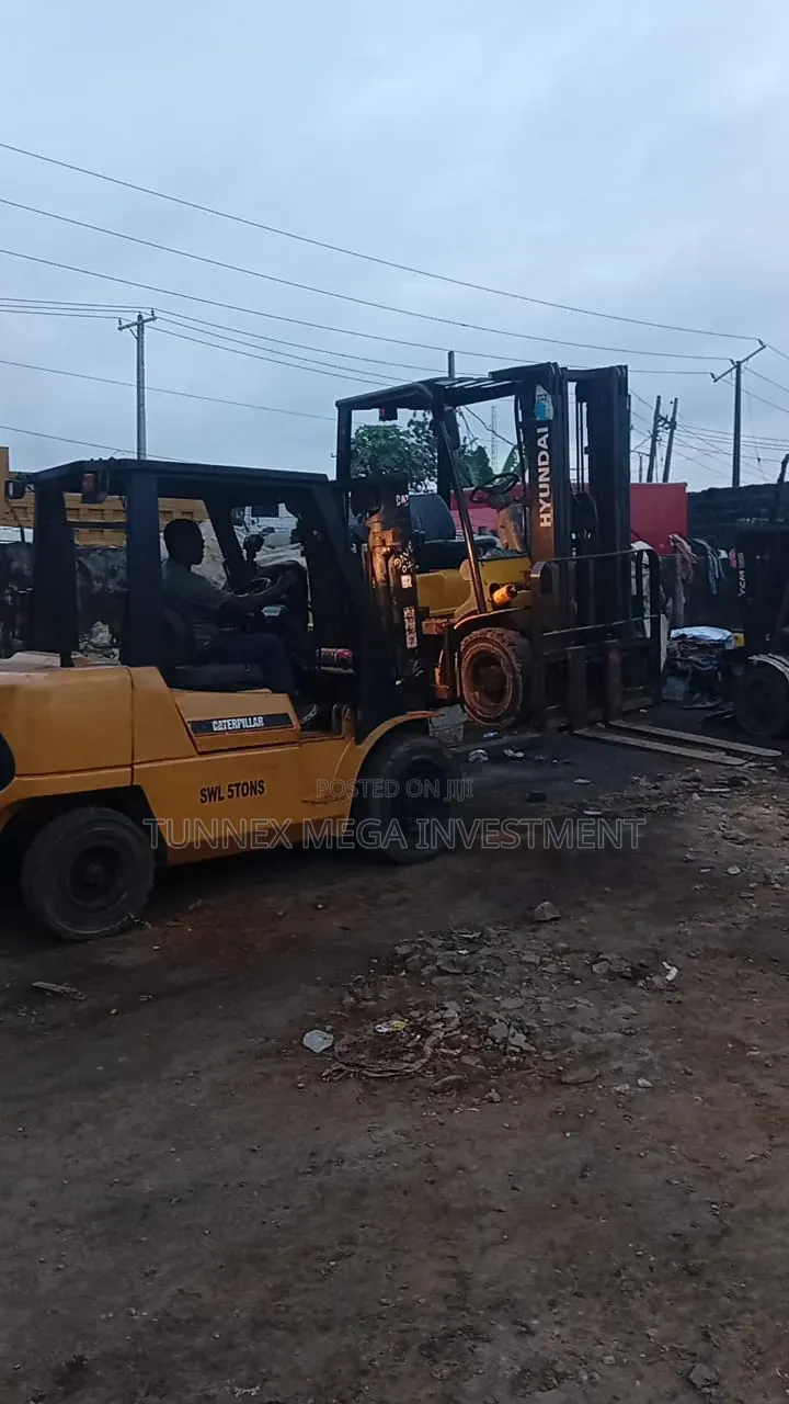 5tons Caterpillar Forklift
