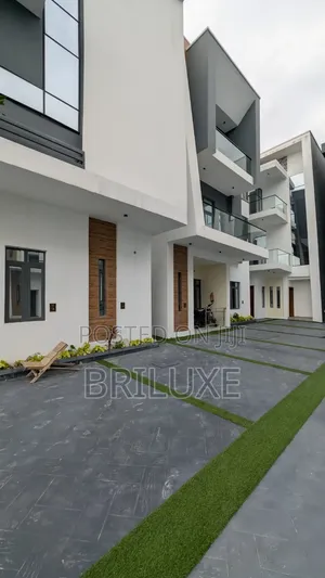 3bdrm Apartment in Lekki Peninsula for rent