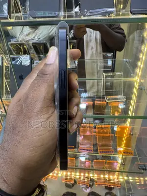 Apple iPhone 16e 128 GB Black