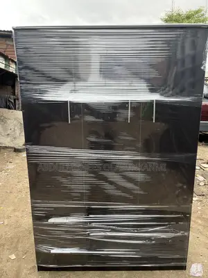 Luxury 4ft by 6ft Closet With Iron Shoe Rack