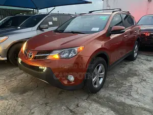 Toyota RAV4 2015 Orange