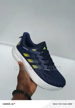 Adidas Sneakers