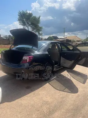 Toyota Camry XLE 4dr Sedan (2.5L 4cyl 6A) 2013 Black