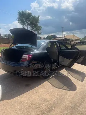 Toyota Camry XLE 4dr Sedan (2.5L 4cyl 6A) 2013 Black