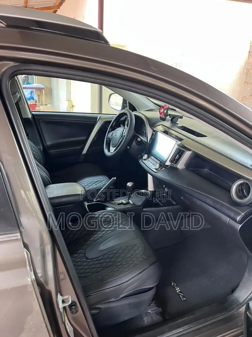 Toyota RAV4 2013 Brown
