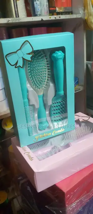 Boxed Hair Comb Set.