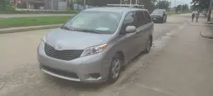 Toyota Sienna 2012 Gray