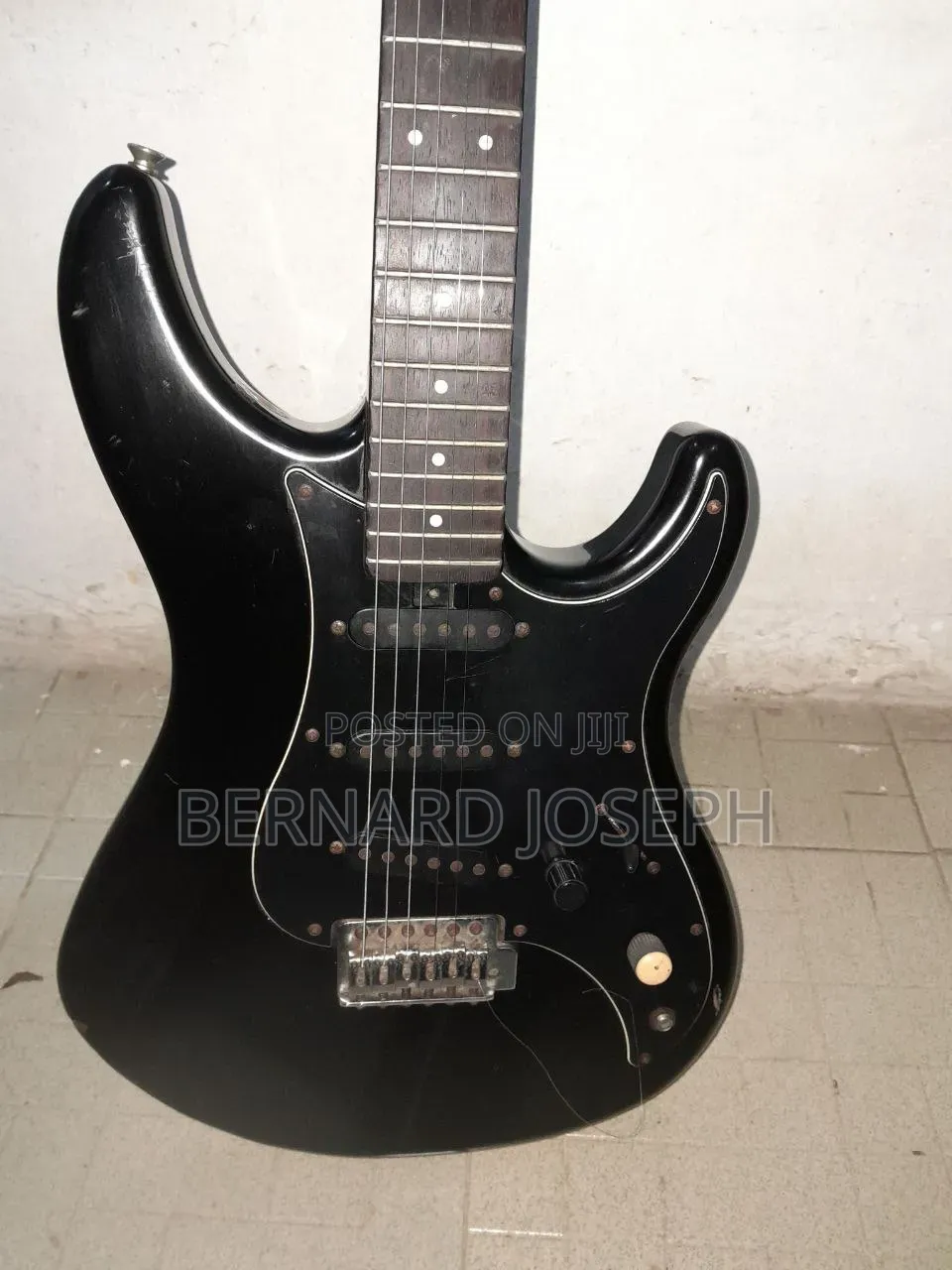 Electric Lead Guitar (Yamaha)