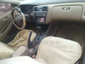 Honda Accord 2000 Silver