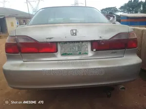 Honda Accord 2000 Silver