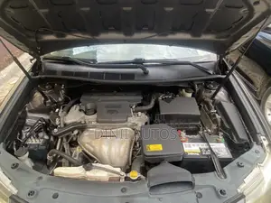 Toyota Camry SE 4dr Sedan (2.5L 4cyl 6A) 2011 Gray