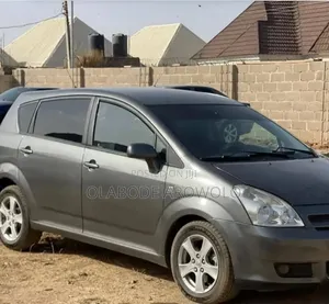 Toyota Corolla Verso 2006 Gray