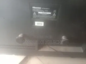 Hisense 50" TV – Cracked Screen, Everything Else Working