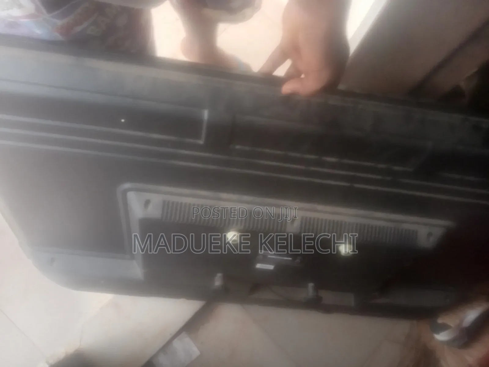 Hisense 50" TV – Cracked Screen, Everything Else Working
