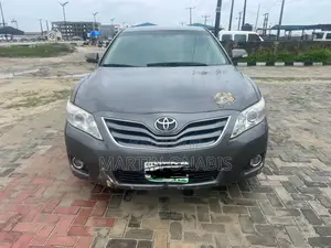 Toyota Camry LE 4dr Sedan (2.5L 4cyl 6AM) 2010 Gray