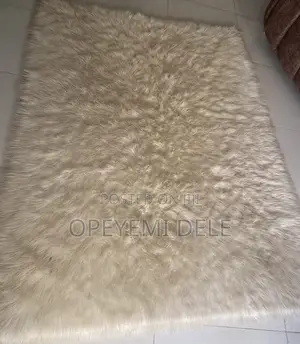 White Fluffy Soft Fur Center Rug 5ft X 7ft