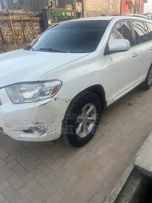 Toyota Highlander Base 2009 White