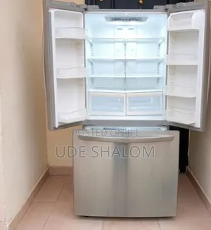 Very Clean LG Fridge With Freezer