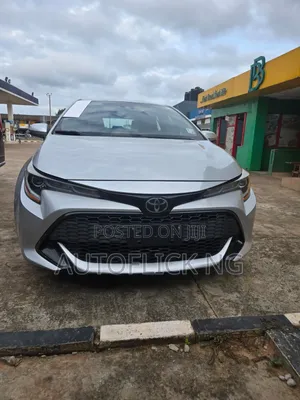 Toyota Corolla SE (1.8L 4cyl 6M) 2019 Silver