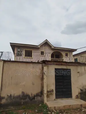 3bdrm Block of Flats in Igando for sale