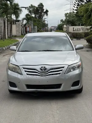Toyota Camry LE 4dr Sedan (2.5L 4cyl 6AM) 2010 Silver