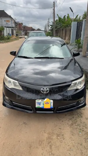 Toyota Camry SE 4dr Sedan (2.5L 4cyl 6A) 2013 Black
