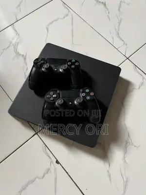 PS4 Play Station 4 Slim UK Used