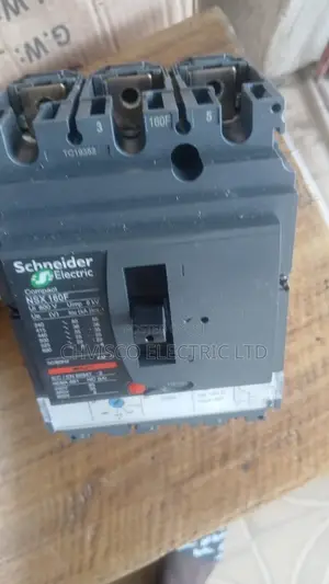 3p- 160A Schneider McCb