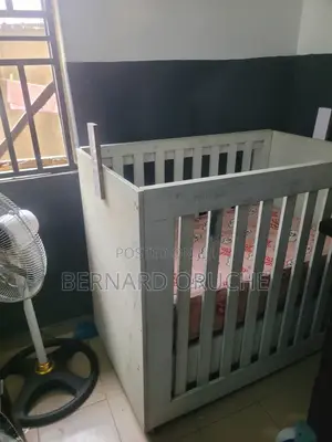 Baby Crib/Baby Cot