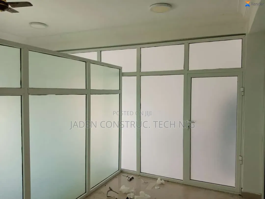Aluminum Glass Workspace Divider