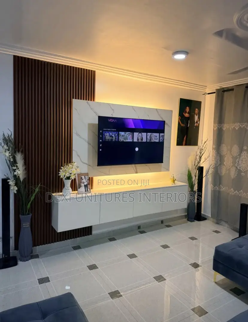 TV Stand (Wall Too Wall )